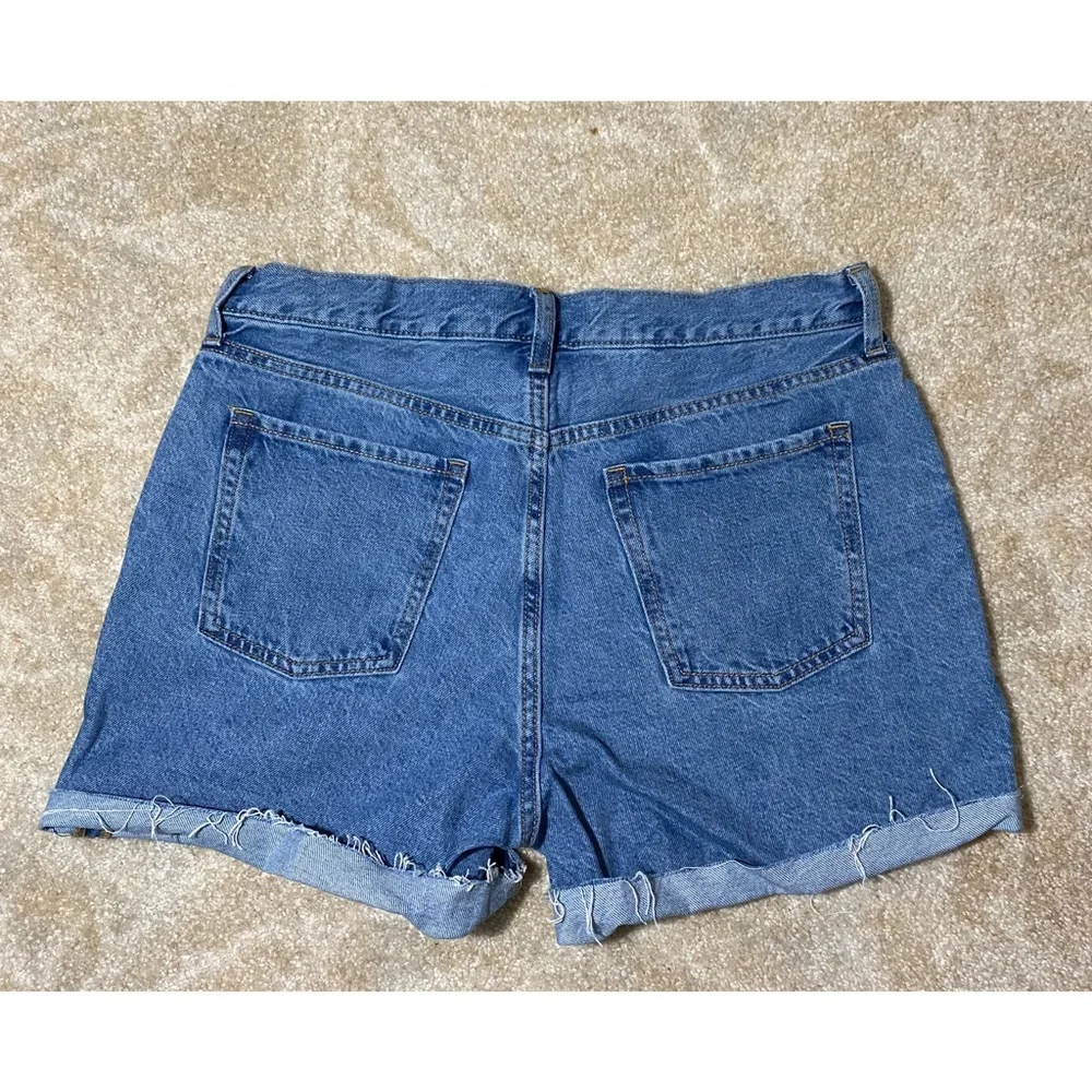 Old Navy Hi Rise Slouchy Straight Jean shorts 10 - Picture 3 of 9